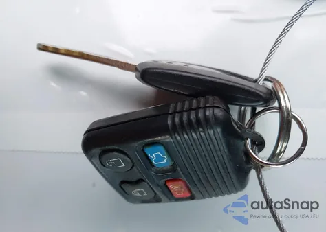 2011 Mercury Grand Marquis Ls (Fleet Only) from USA, damaged, VIN 2MEBM7FV8BX607761